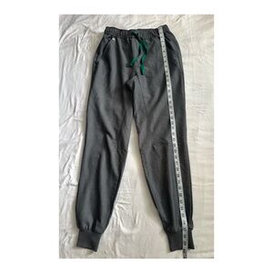 FIGS Tansen Jogger Scrub Pants
Graphite Men's Size XS